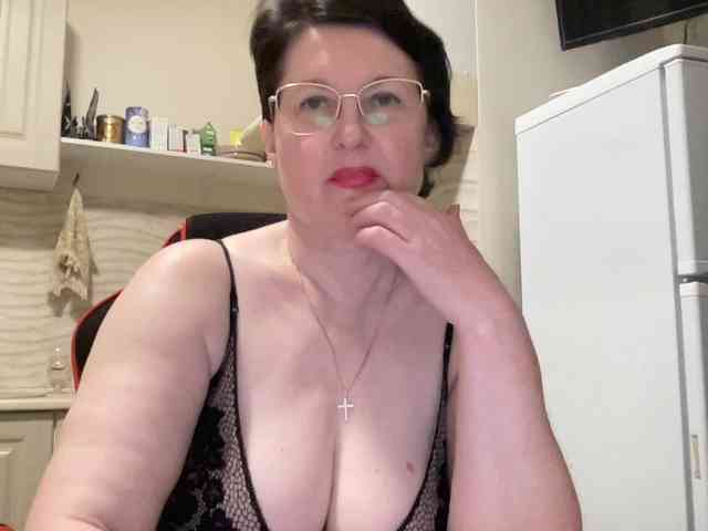 HotMilfPussy webcam