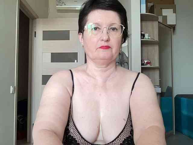 HotMilfPussy webcam