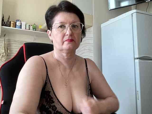 HotMilfPussy webcam