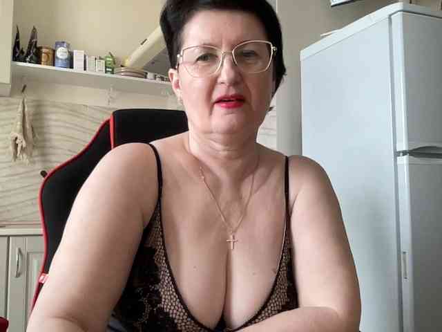 HotMilfPussy webcam