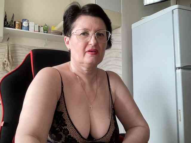 HotMilfPussy webcam