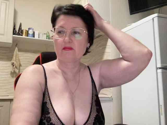 HotMilfPussy webcam
