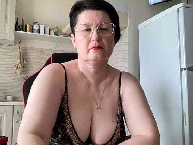 HotMilfPussy webcam