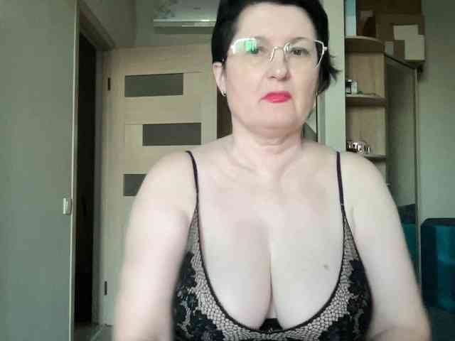 HotMilfPussy webcam
