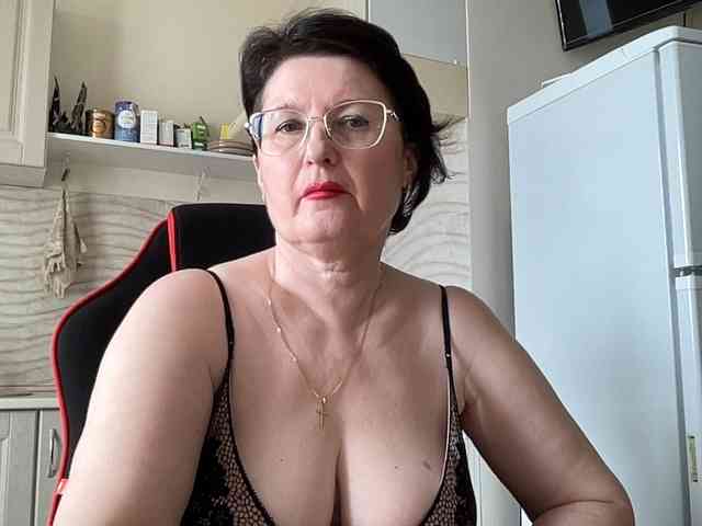 HotMilfPussy webcam