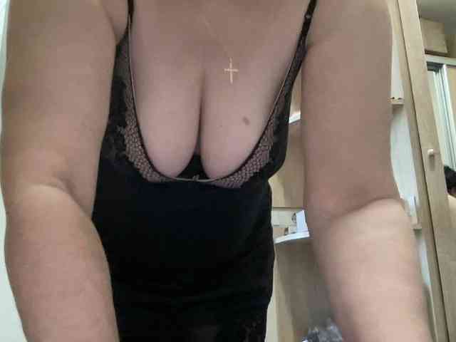 HotMilfPussy webcam