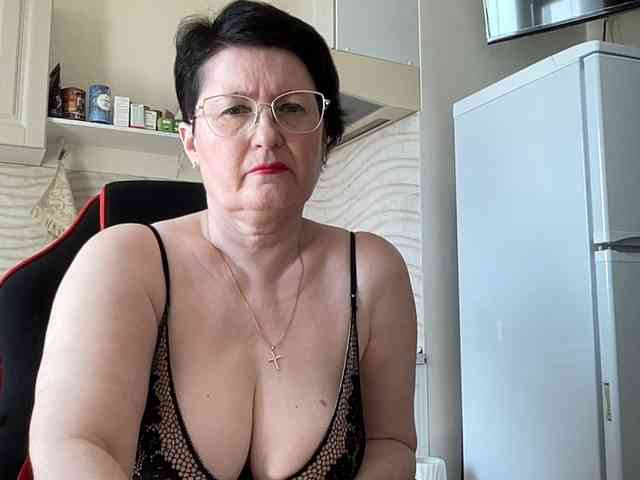 HotMilfPussy webcam