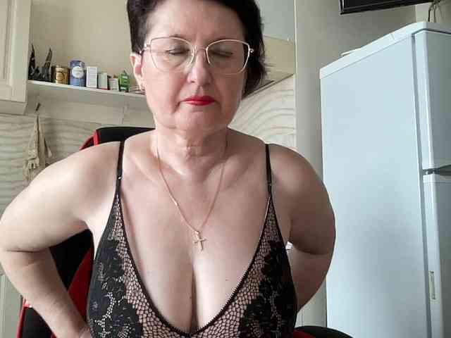 HotMilfPussy webcam