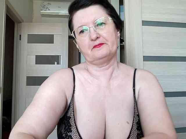 HotMilfPussy webcam