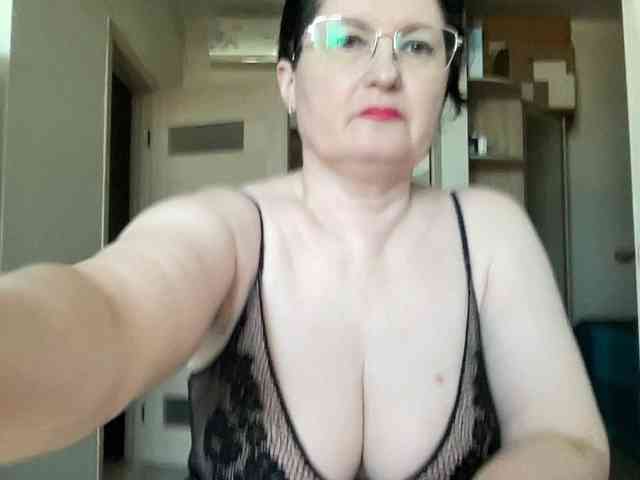 HotMilfPussy webcam