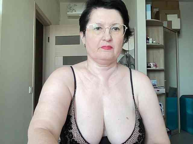 HotMilfPussy webcam