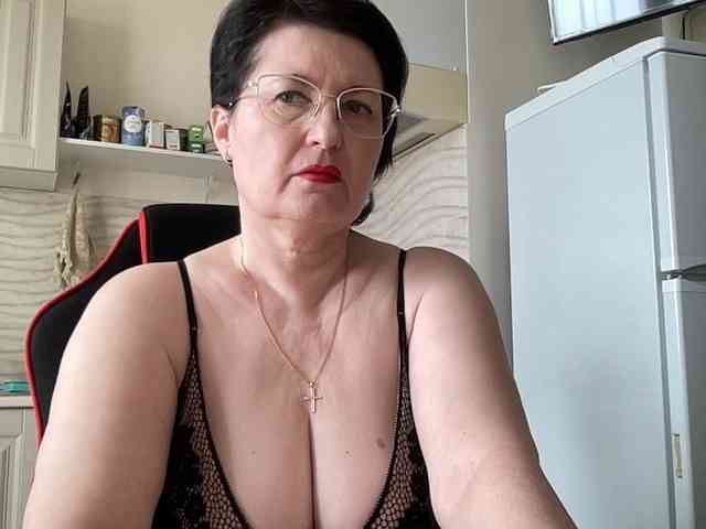 HotMilfPussy webcam