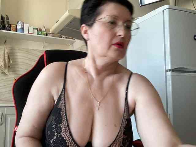 HotMilfPussy webcam