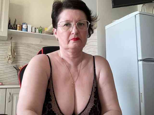 HotMilfPussy webcam