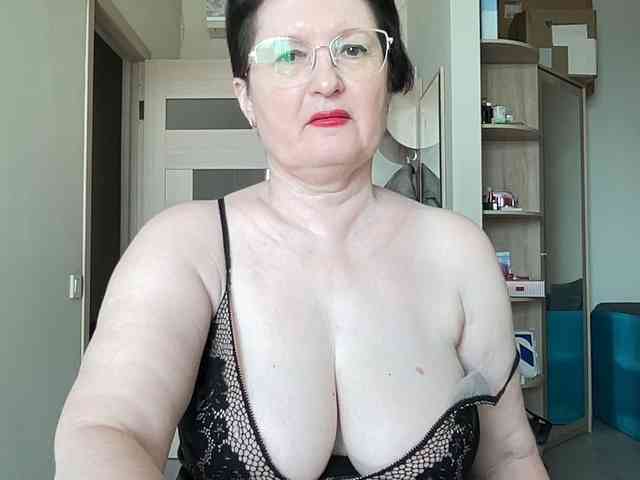 HotMilfPussy webcam