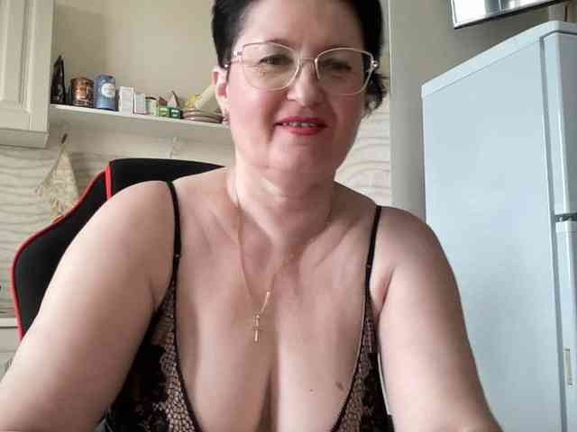 HotMilfPussy webcam