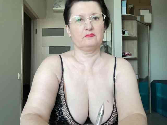 HotMilfPussy webcam