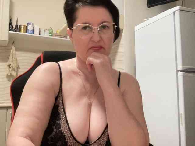 HotMilfPussy webcam
