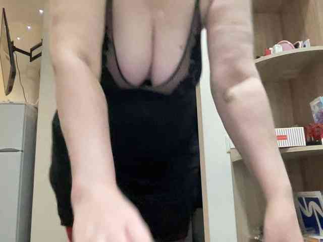 HotMilfPussy webcam