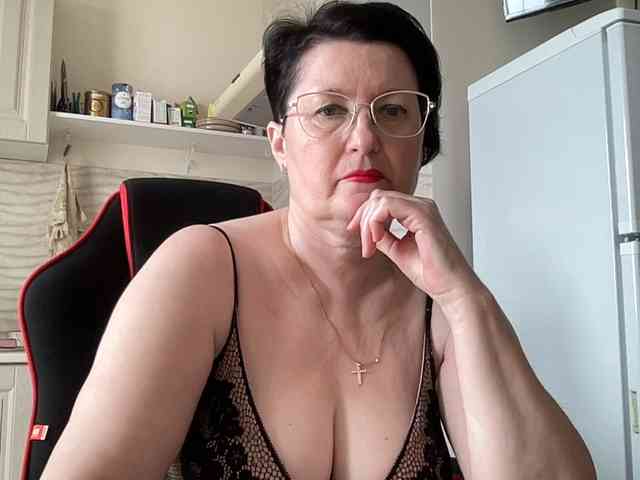 HotMilfPussy webcam