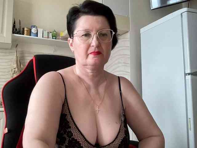 HotMilfPussy webcam