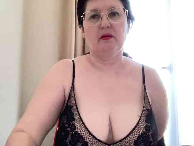 HotMilfPussy webcam