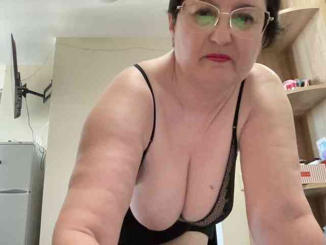 HotMilfPussy webcam