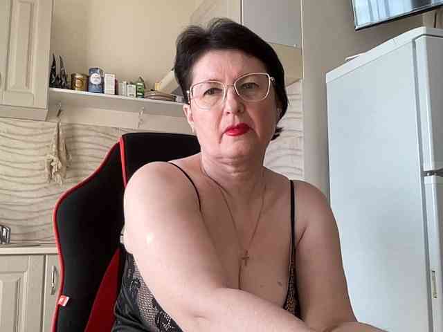 HotMilfPussy webcam