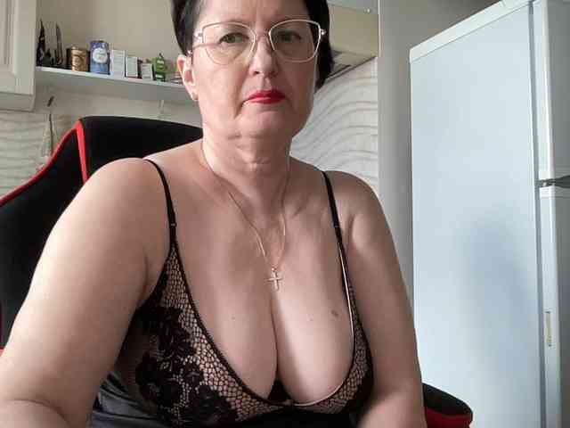HotMilfPussy webcam