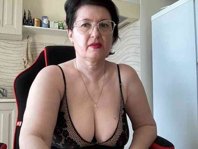 HotMilfPussy webcam