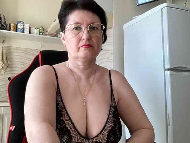HotMilfPussy webcam