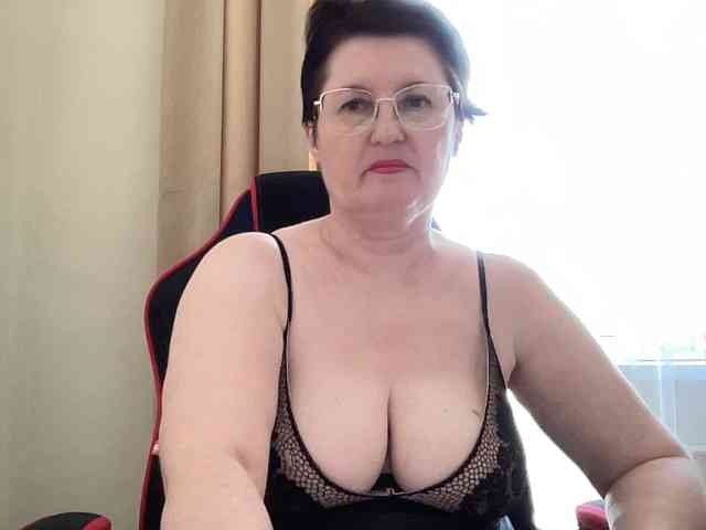 HotMilfPussy webcam