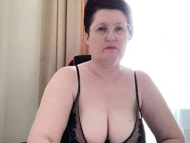 HotMilfPussy webcam
