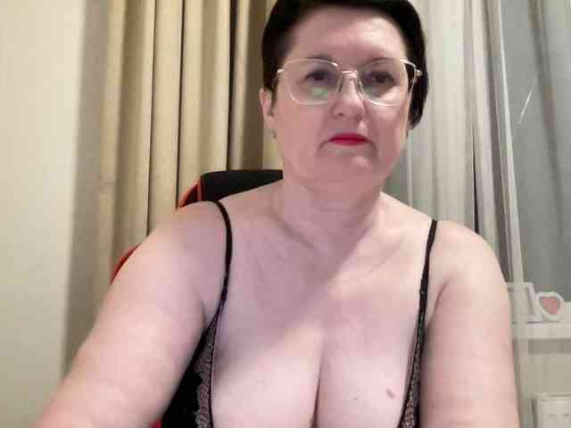 HotMilfPussy webcam