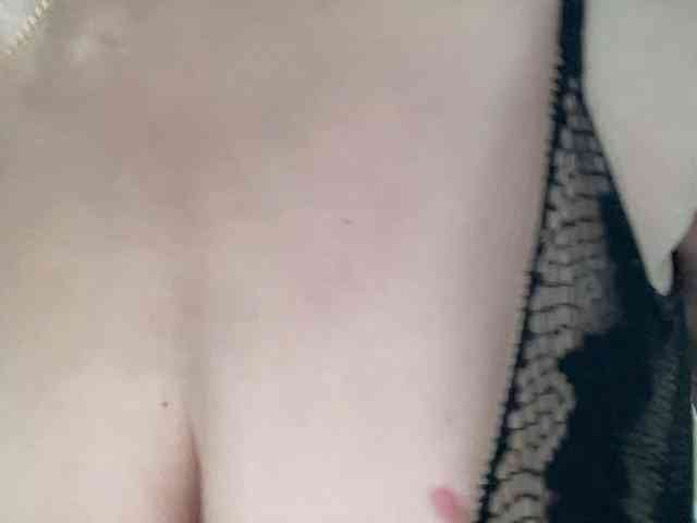 HotMilfPussy webcam