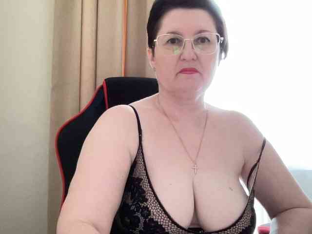 HotMilfPussy webcam
