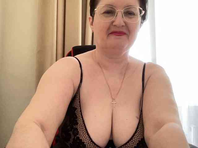HotMilfPussy webcam