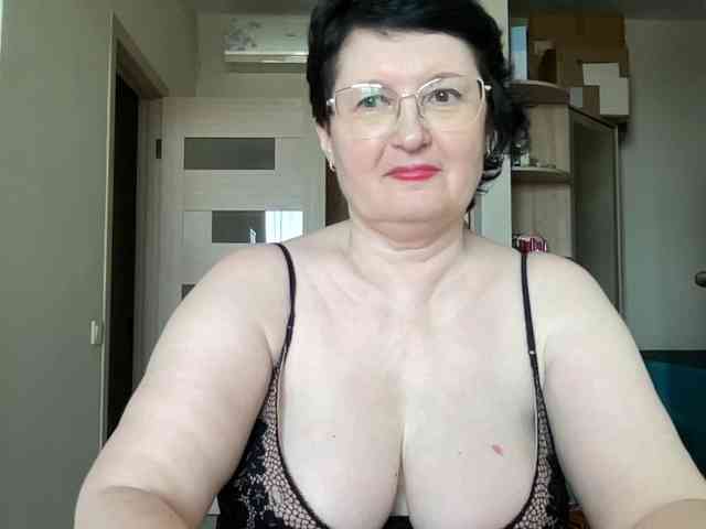 HotMilfPussy webcam