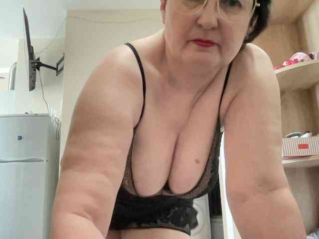 HotMilfPussy webcam