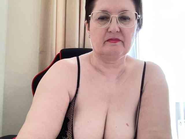 HotMilfPussy webcam