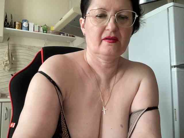 HotMilfPussy webcam