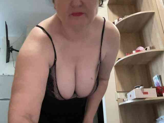 HotMilfPussy webcam