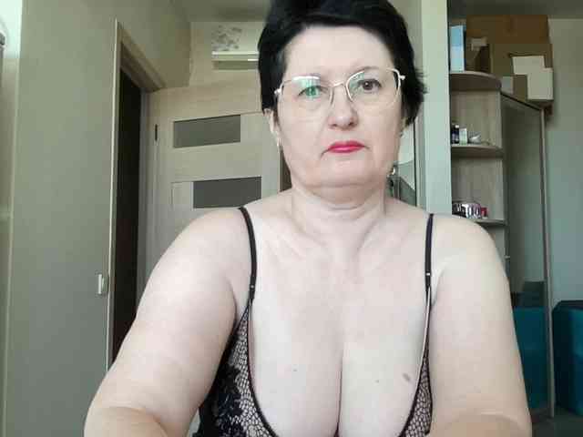 HotMilfPussy webcam