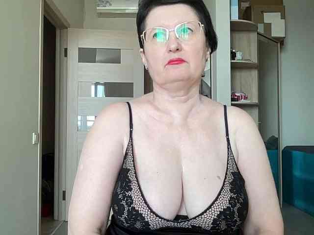 HotMilfPussy webcam