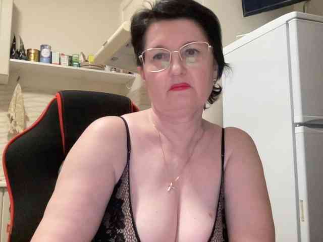 HotMilfPussy webcam