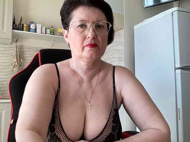 HotMilfPussy webcam
