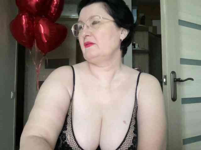 HotMilfPussy webcam