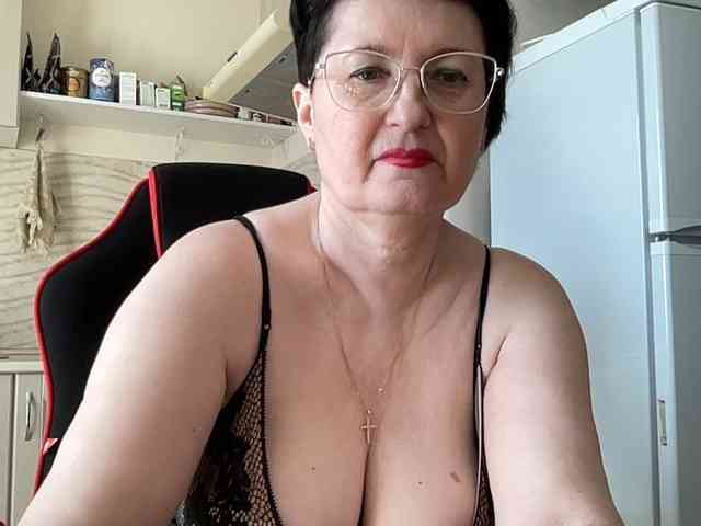 HotMilfPussy webcam