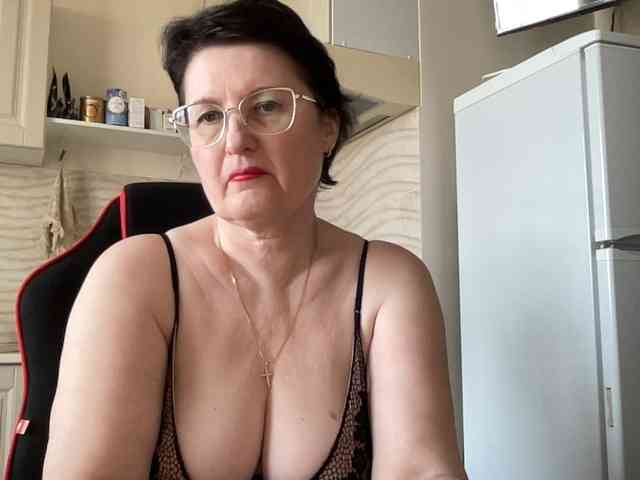 HotMilfPussy webcam