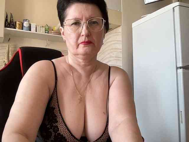 HotMilfPussy webcam